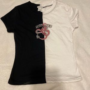 Short sleeve shirt with dragon